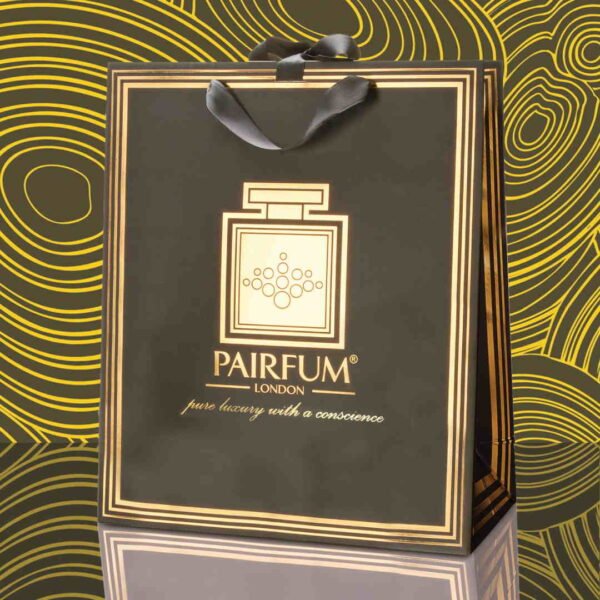Pairfum-Gold-Black-Luxury-Carrier-Bag-Gift-Large-Fluid.jpg Pairfum-Gold-Black-Luxury-Carrier-Bag-Gift-Large-Fluid.jpg